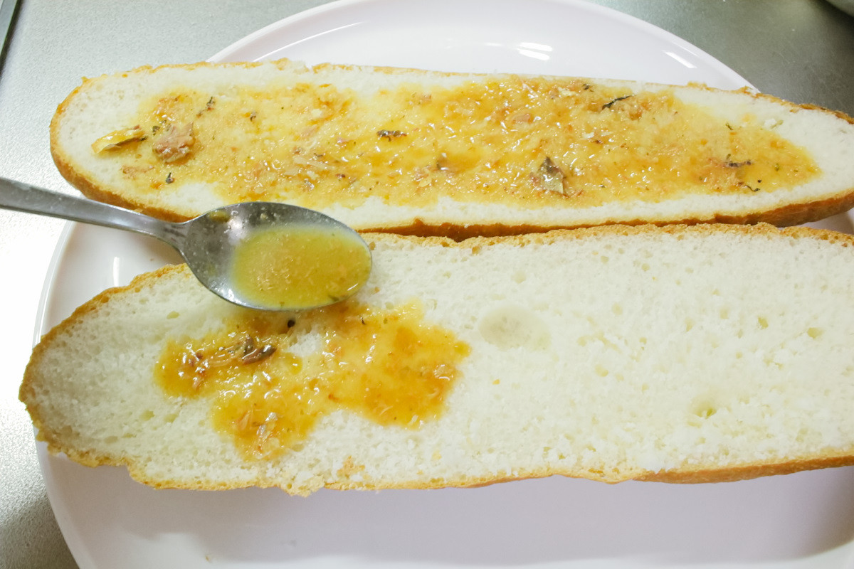 サバ味噌チーズのタルティーヌの作り方ステップ4