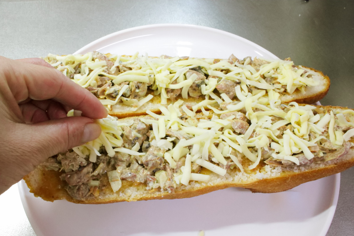 サバ味噌チーズのタルティーヌの作り方ステップ6