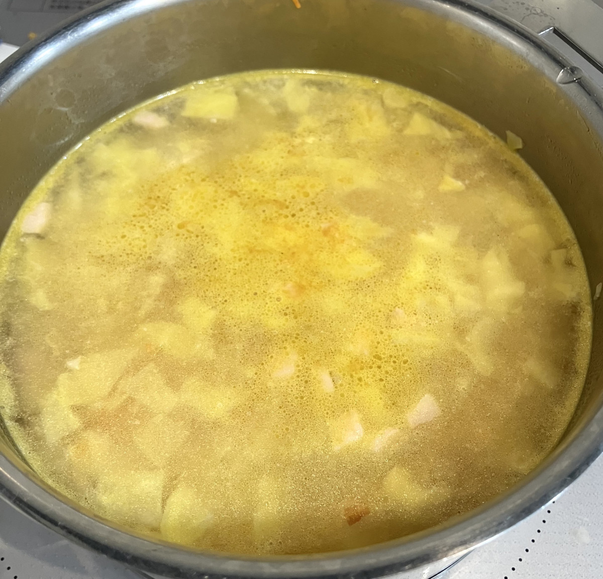 野菜嫌いの子供も大好き！ベーコンと野菜のスープの作り方ステップ3