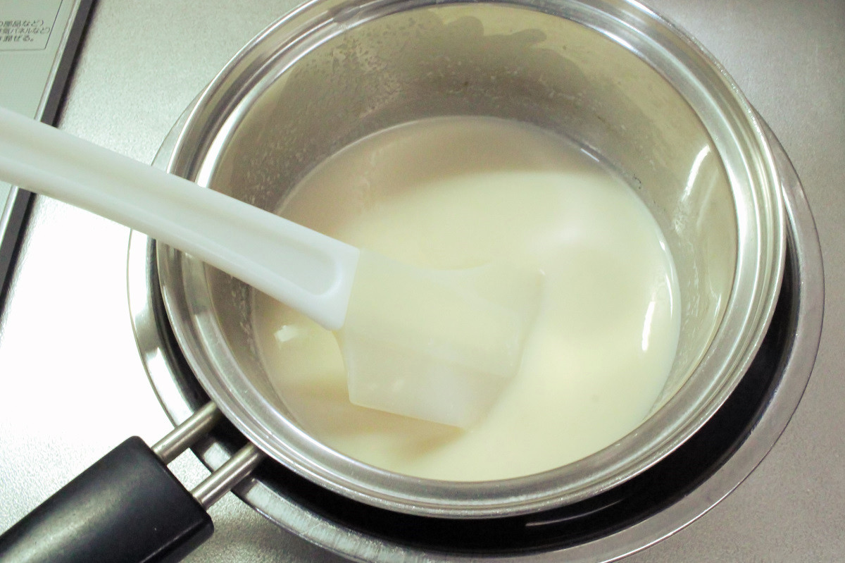 アーモンドミルクプリン・エスプレッソソースかけの作り方ステップ3