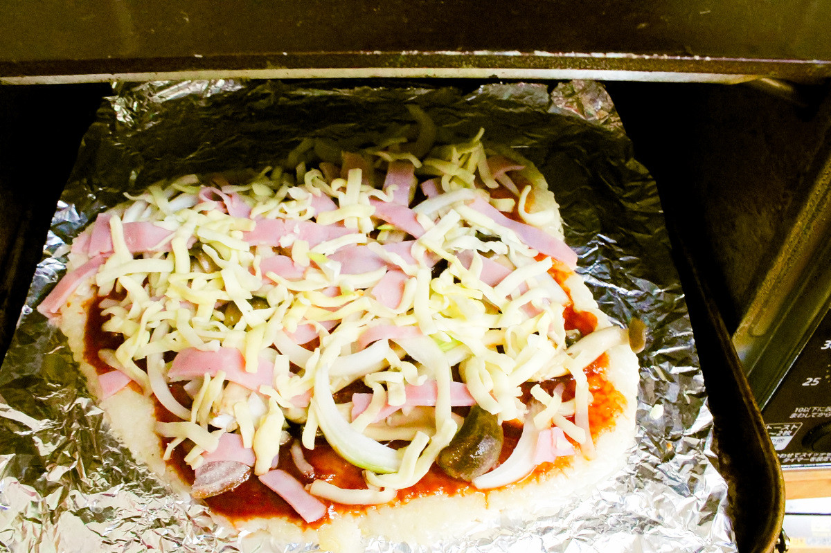 しめじとベーコンのご飯ピザの作り方ステップ5