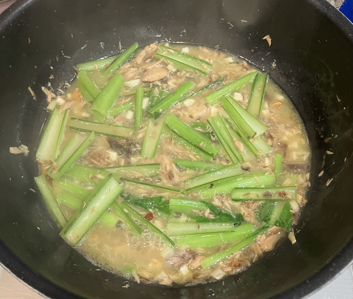 鯖の水煮缶と小松菜のパスタの作り方ステップ4