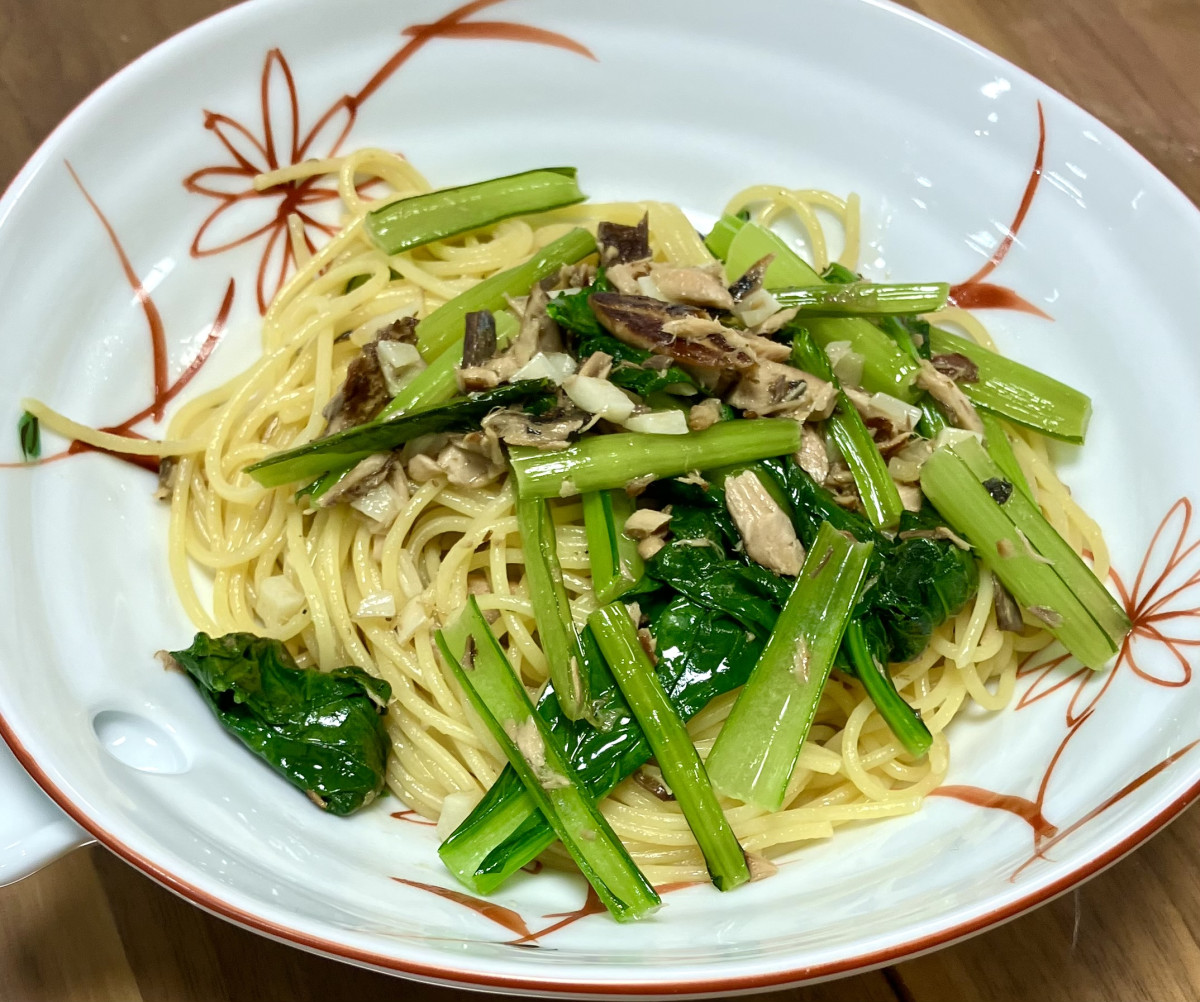 鯖の水煮缶と小松菜のパスタの作り方ステップ7