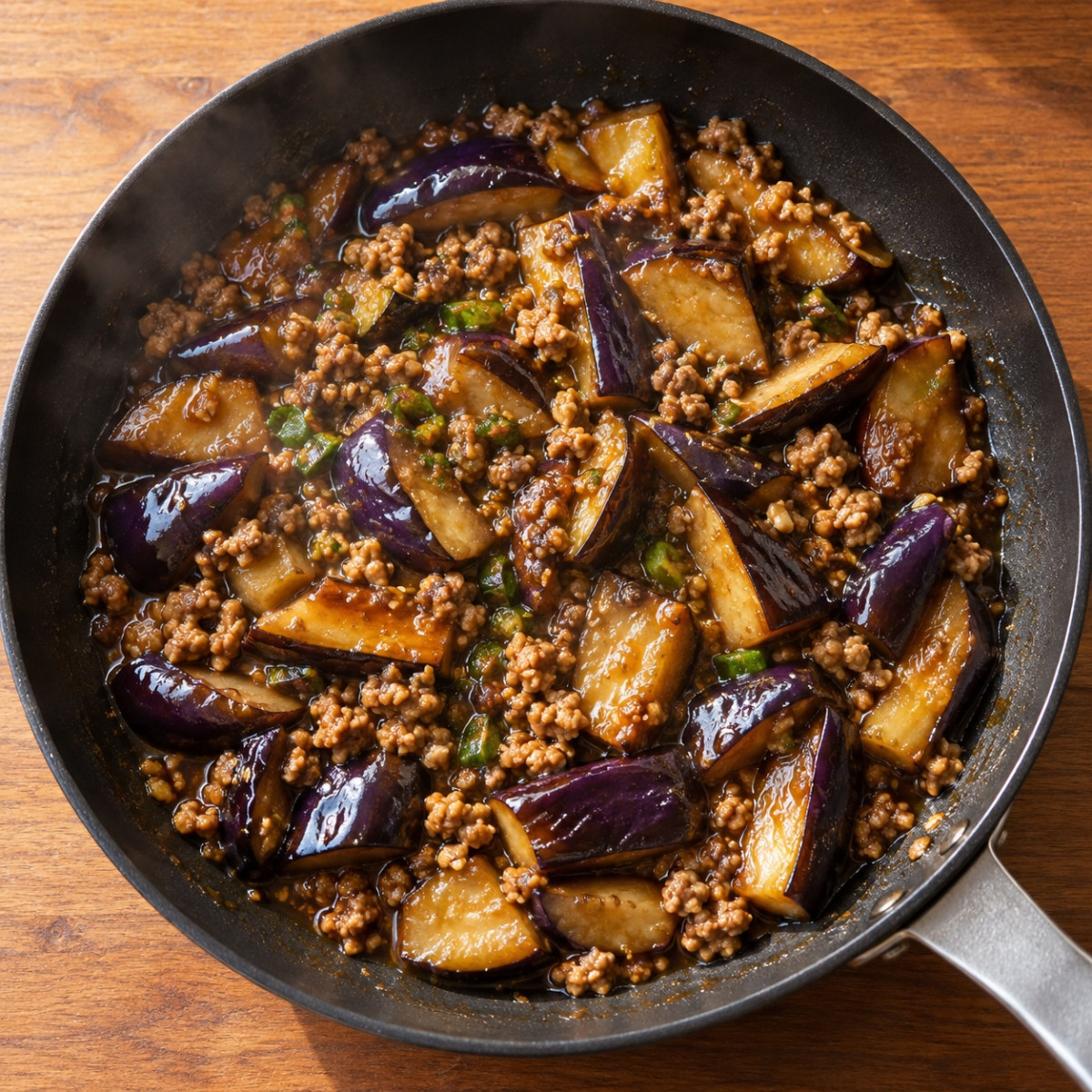 フライパン1つ10分。なすとひき肉の甘辛みそ炒めの作り方ステップ5