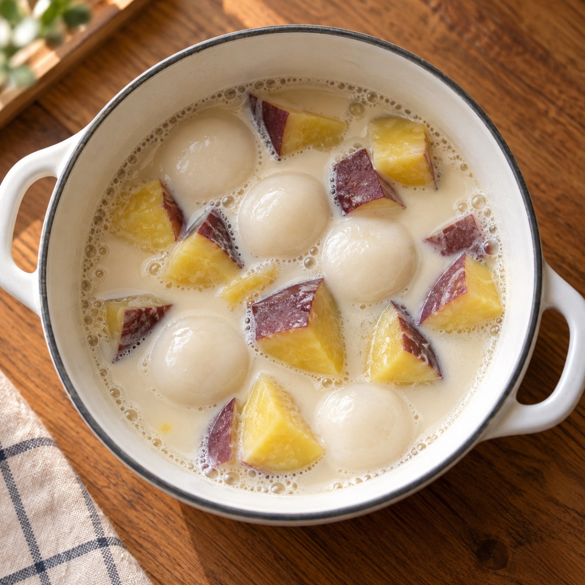 鍋1つ15分。さつまいもと豆乳のほっくりミルク白玉の作り方ステップ5