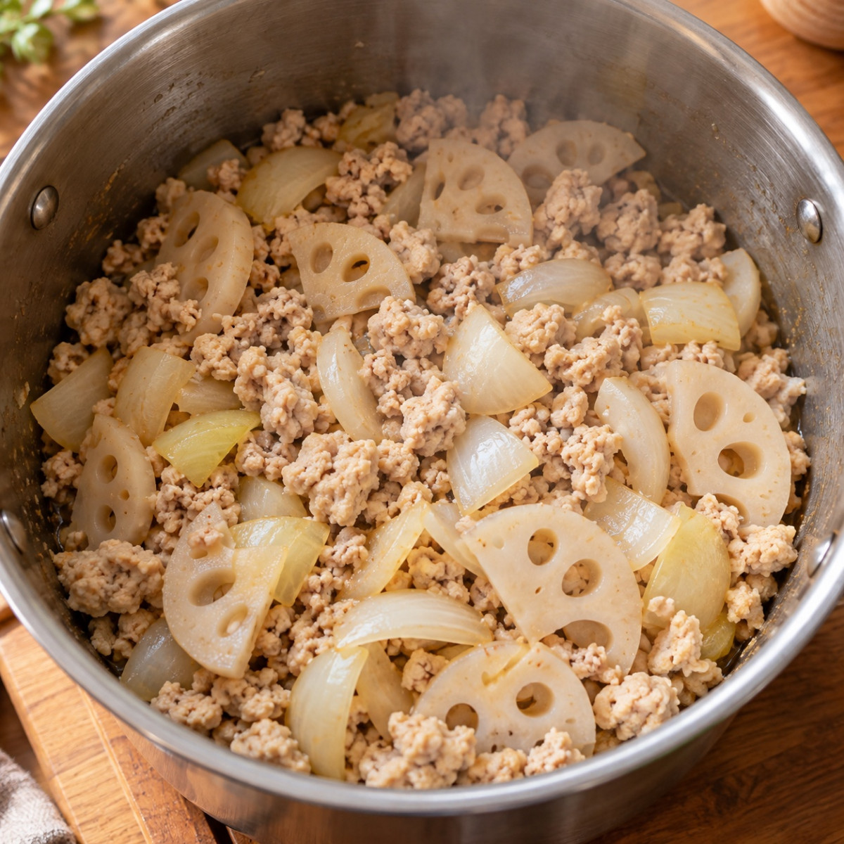 鍋1つ15分。鶏ひき肉とれんこんのごろごろ塩麹スープの作り方ステップ3