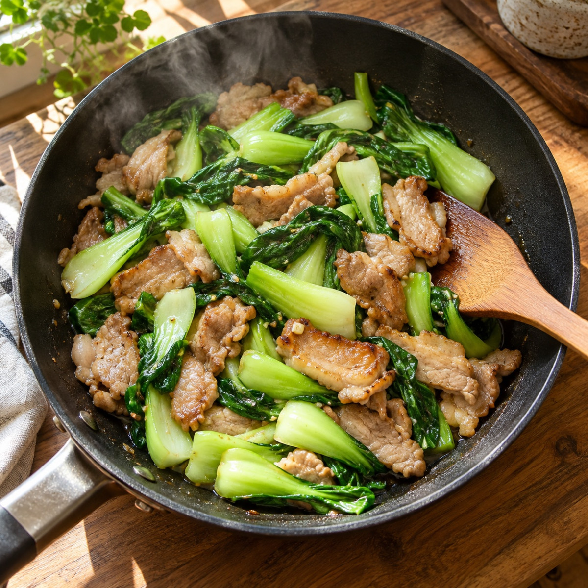 フライパン1つ10分。ちんげん菜と豚こまの塩にんにく炒めの作り方ステップ4